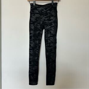Spanx Camo Leggings Womens Small Faux Leather